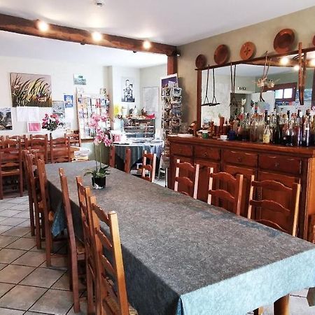 Le Fidele Bed and Breakfast Saint-Chamant Exteriör bild