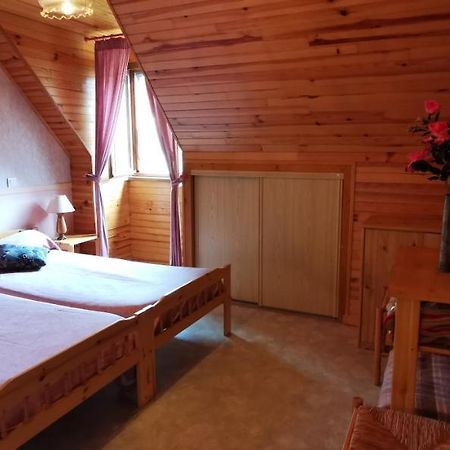 Le Fidele Bed and Breakfast Saint-Chamant Exteriör bild