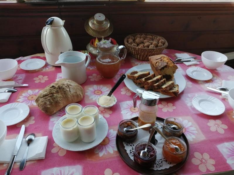 Le Fidele Bed and Breakfast Saint-Chamant Exteriör bild