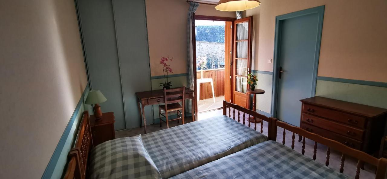 Le Fidele Bed and Breakfast Saint-Chamant Exteriör bild