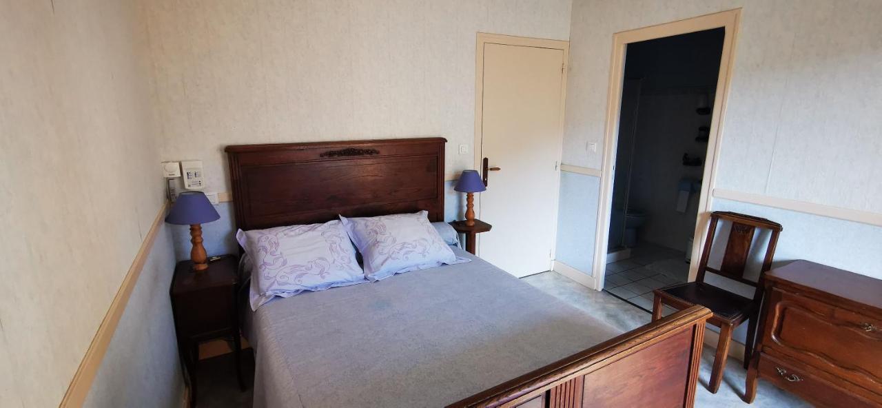 Le Fidele Bed and Breakfast Saint-Chamant Exteriör bild