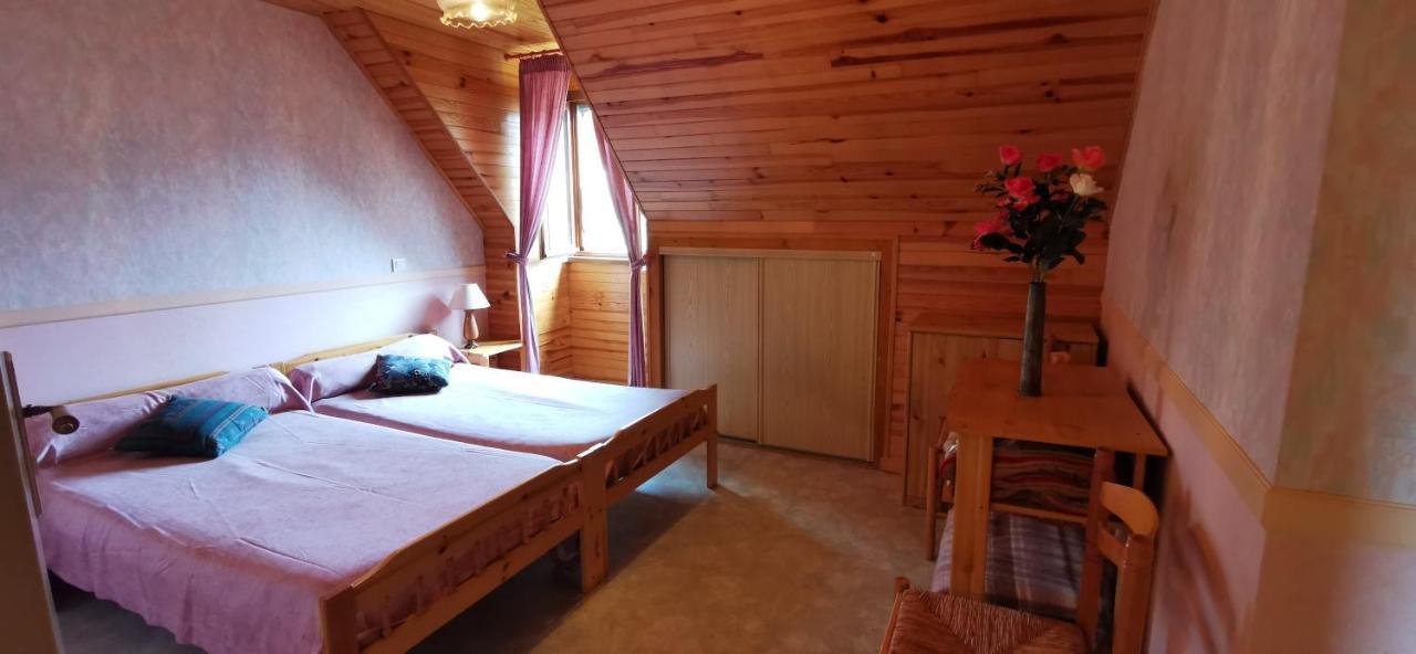 Le Fidele Bed and Breakfast Saint-Chamant Exteriör bild